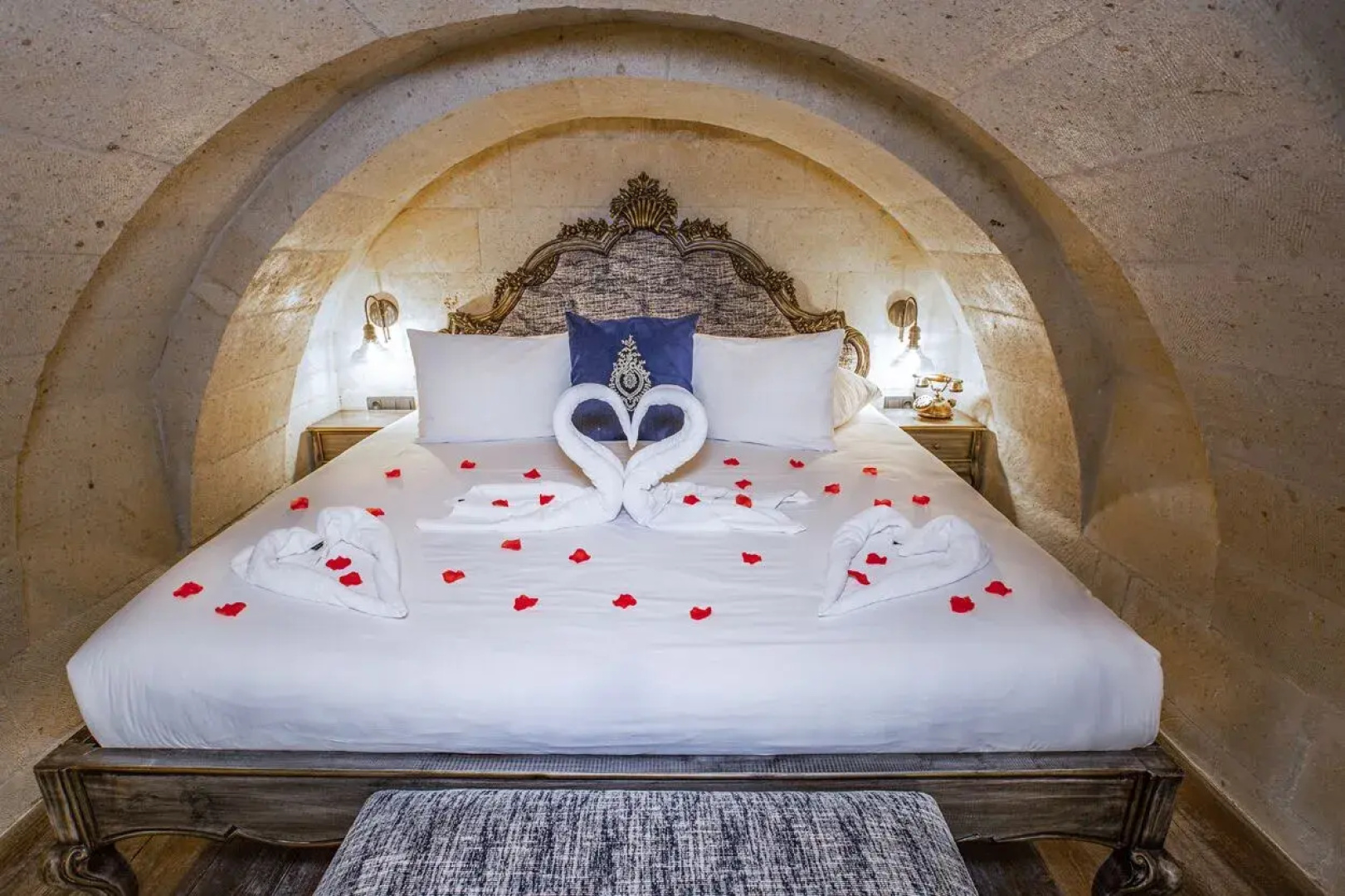 Elysion Cave Suites
