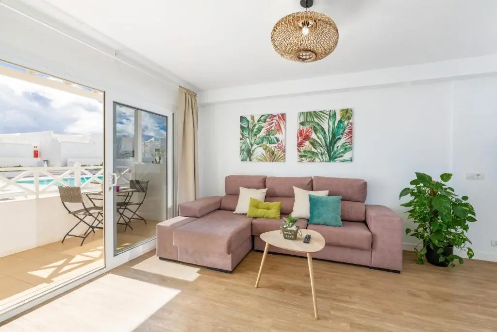 Flower Beach Suite 16