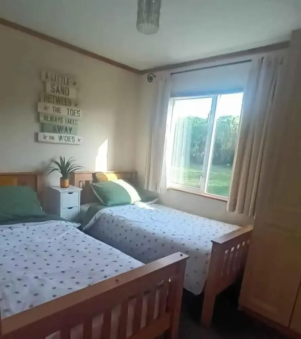 Lodge - Sleeps up to 6, pet Friendly & bbq Allowed