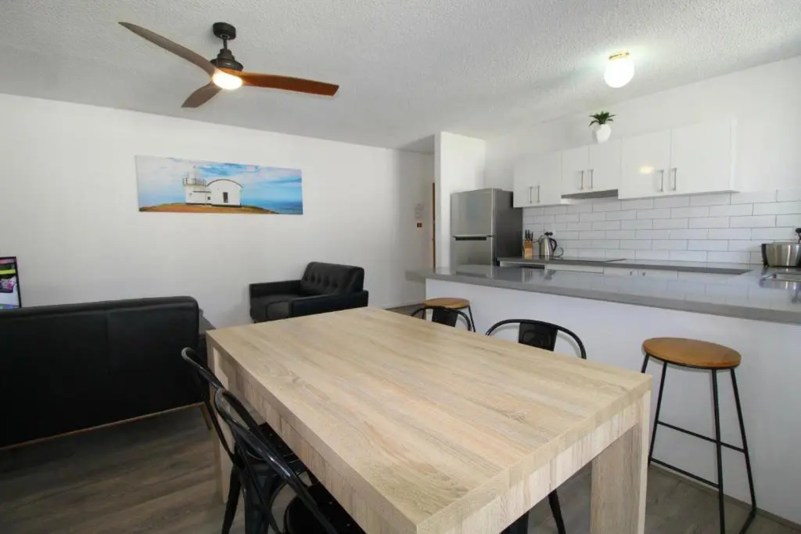 Main Break 1, 1 Main Street,