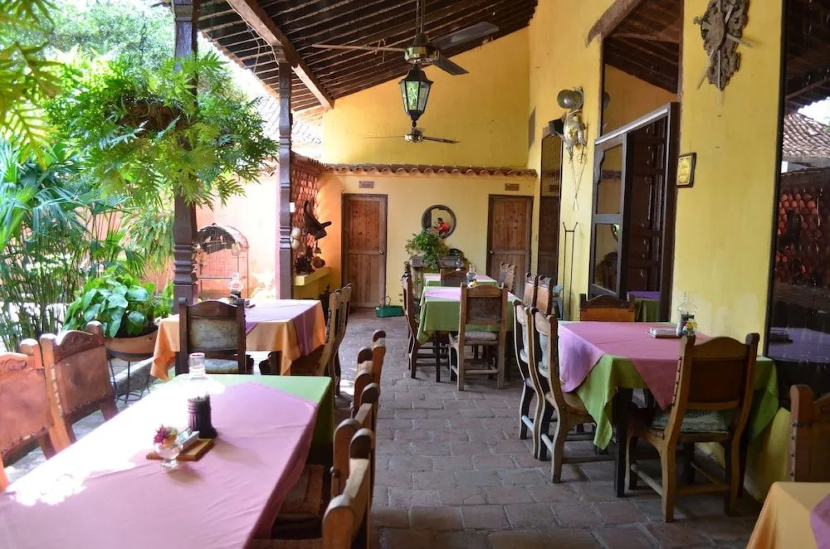 Hostal Restaurante Guaracu