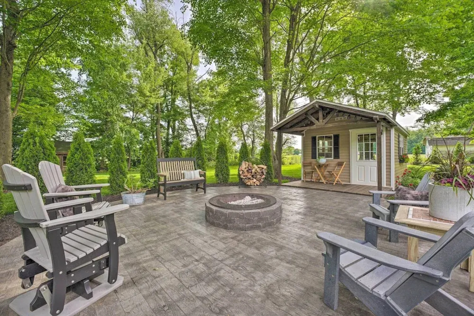 Shipshewana Guest House With Fire Pit!