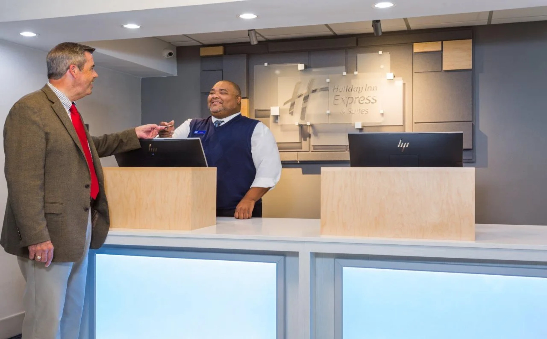 Holiday Inn Express Hotel & Suites Wilmington-University Ctr by IHG