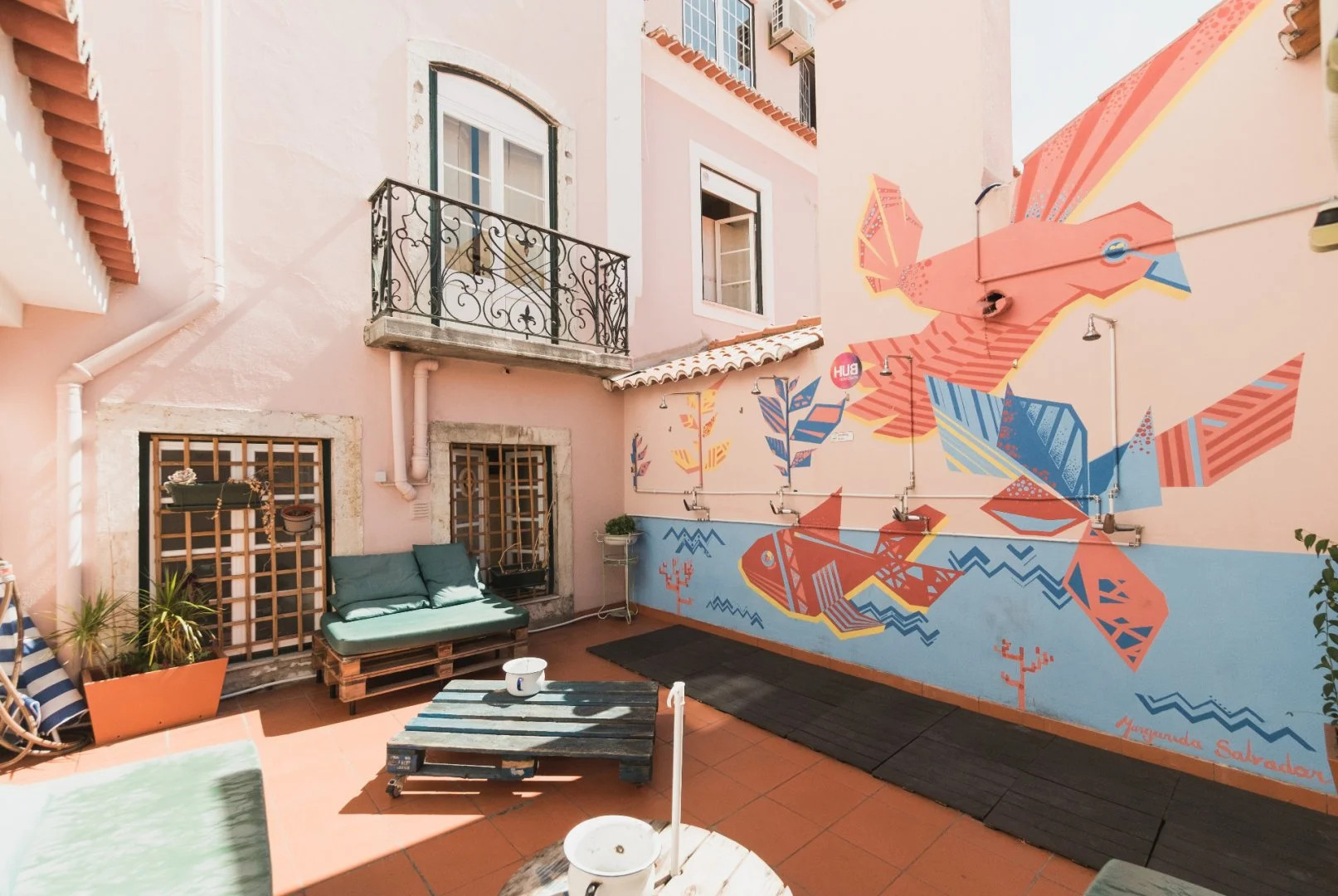 Хостел WOT New Lisbon Social