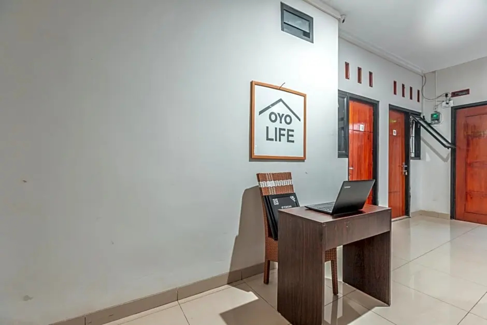 OYO Life 2335 Kos 89