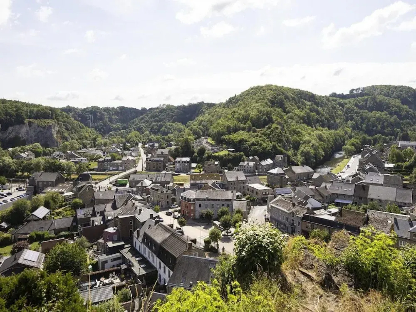 Peaceful Apartment With Pool