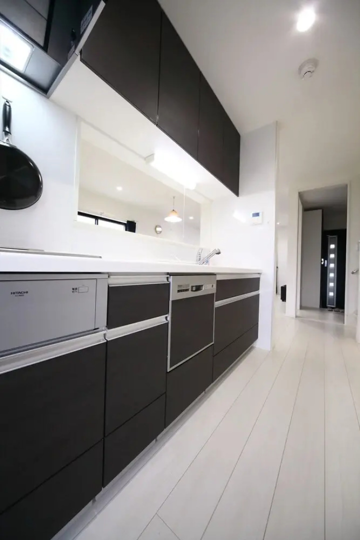 Neyagawa Station House