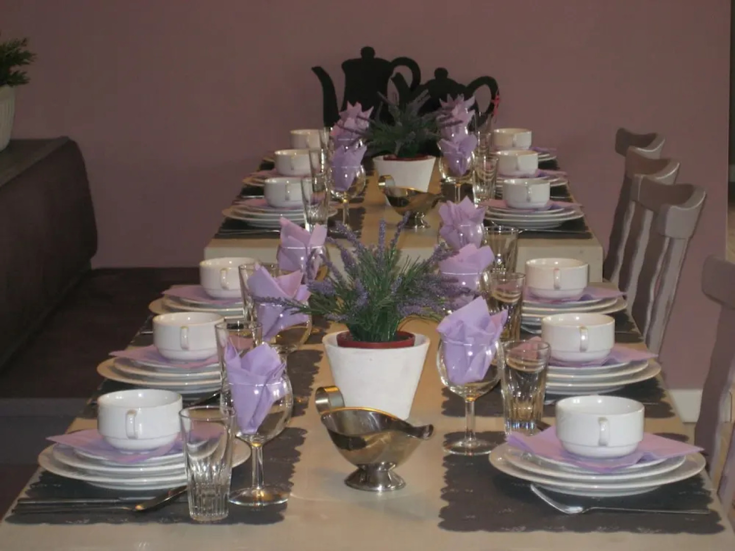 Opulent Holiday Home With Sauna, Jacuzzi & Playroom in Backemoor