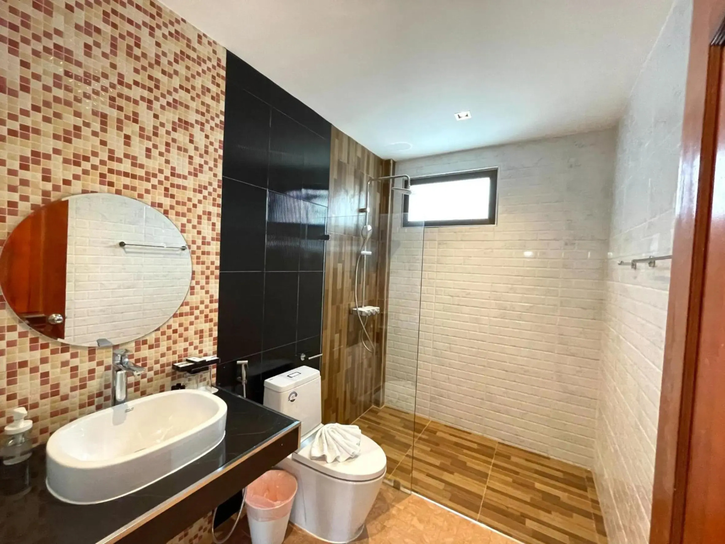 Prasarnsook Villa Beach Resort (SHA Extra Plus)