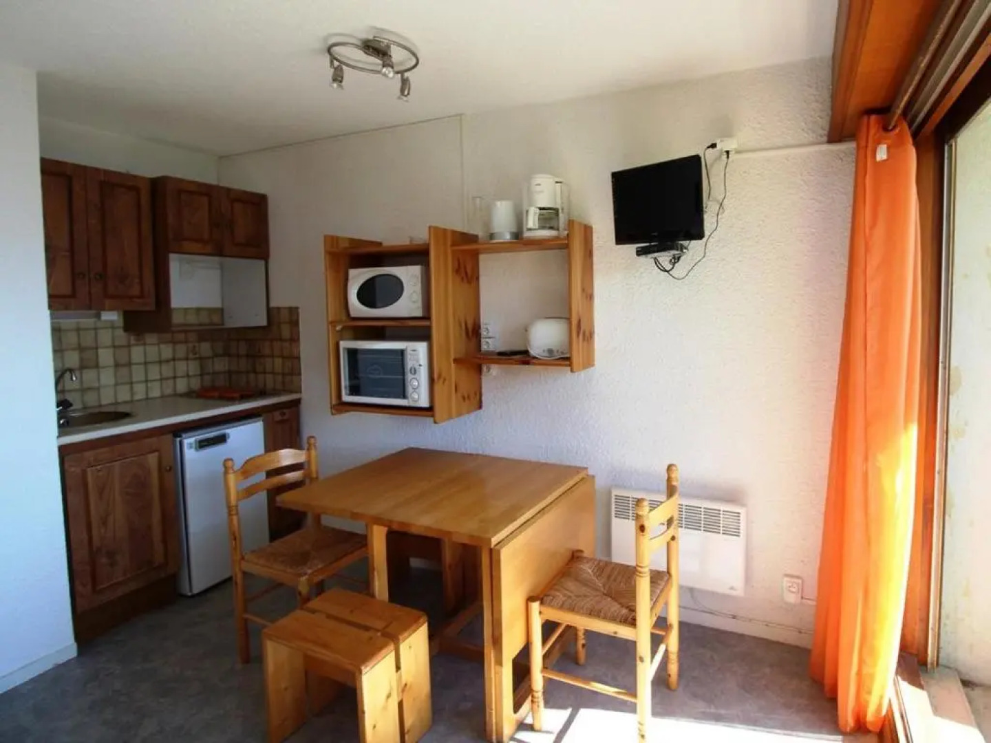 Appartement Auris, 1 pièce, 3 personnes - FR-1-297-35