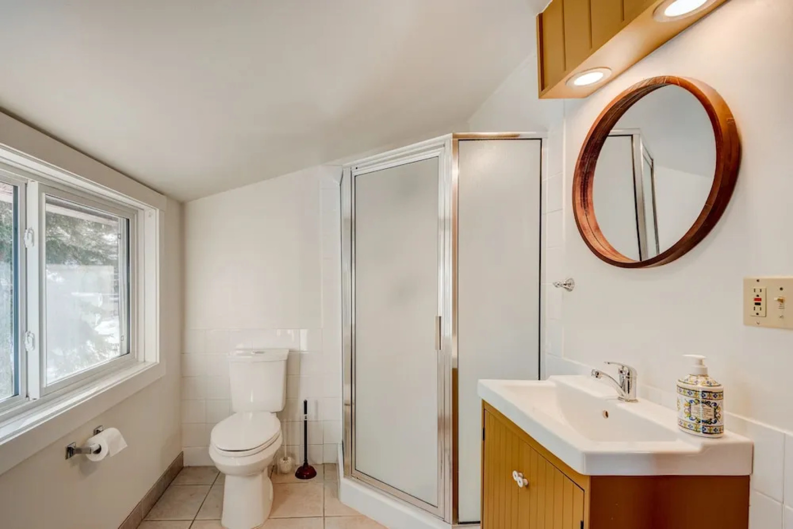 Rocky Mountain Retreat- Enormous House Sleeps 23