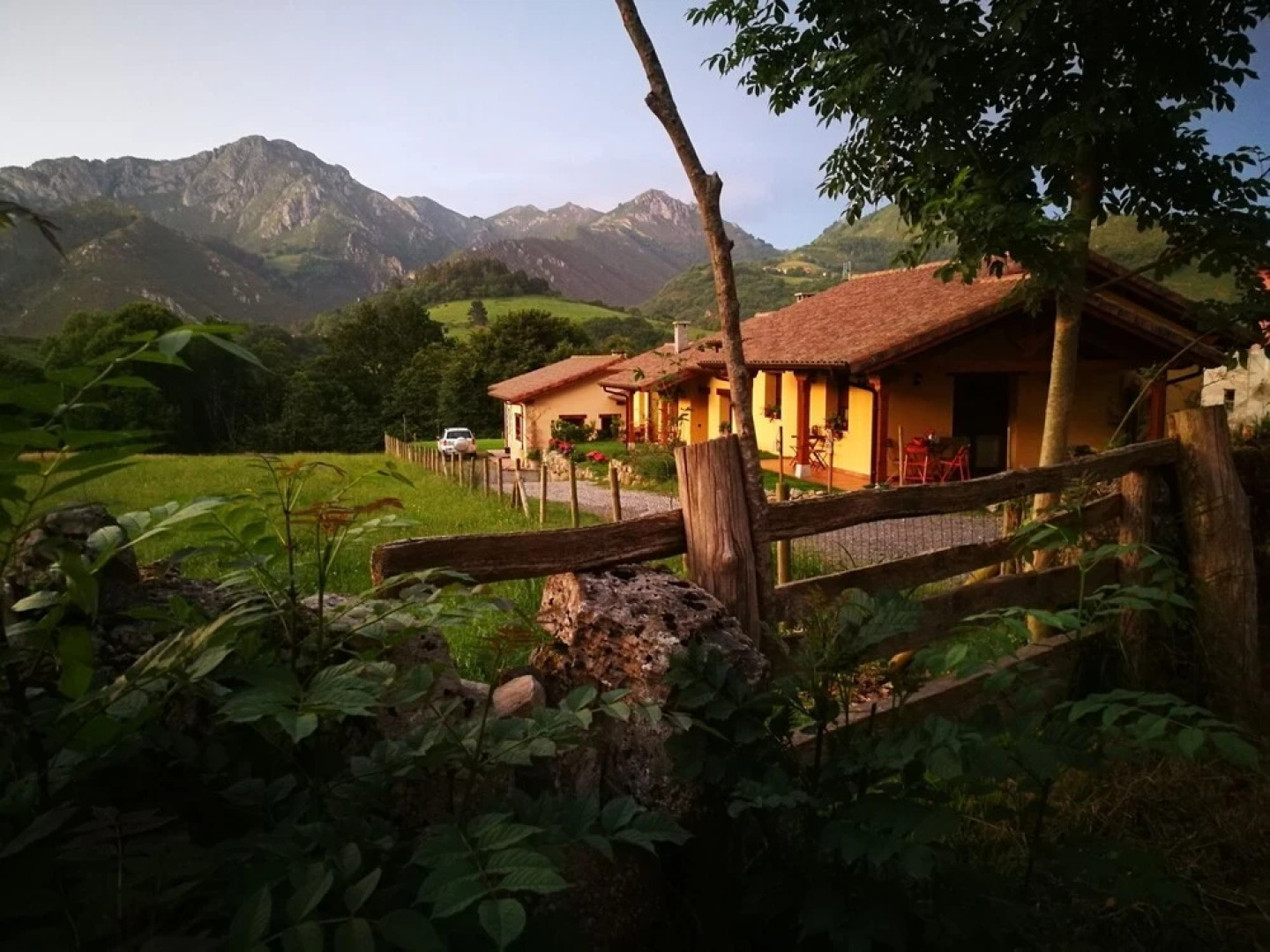 Casas Rurales Entrecastaños