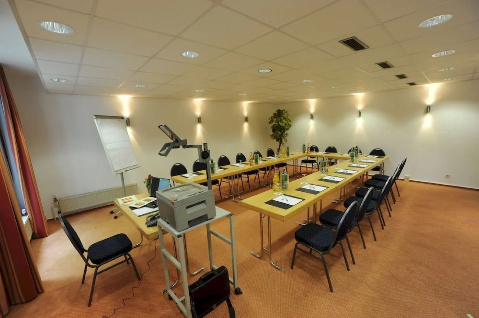 CityClass Hotel Atrium Budget