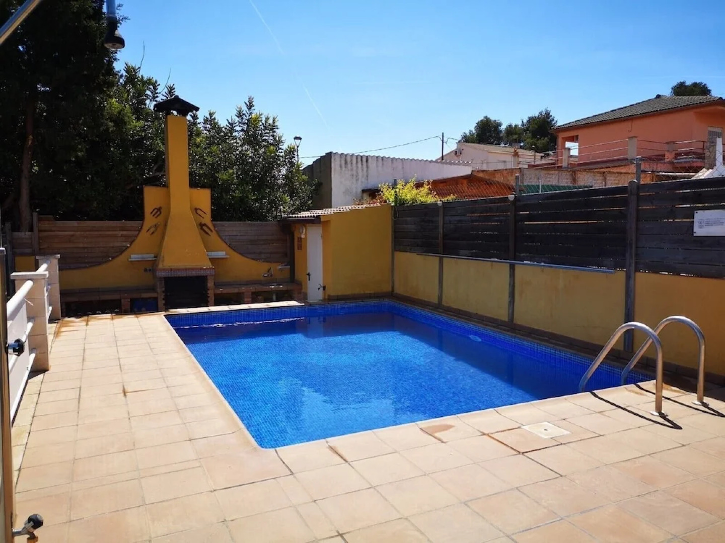 Casa ideal para familias con piscina y parque