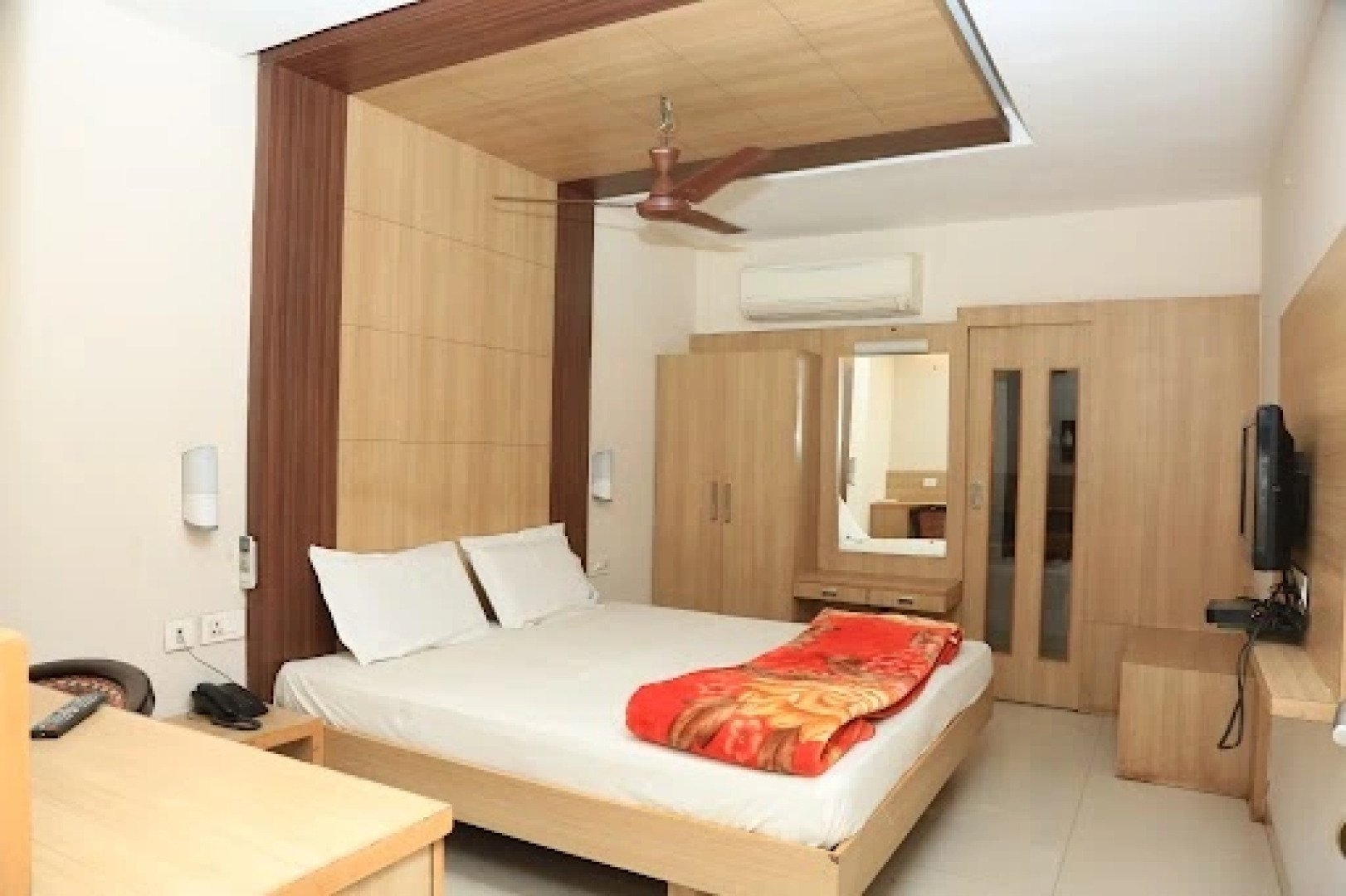 Hotel Ratnam