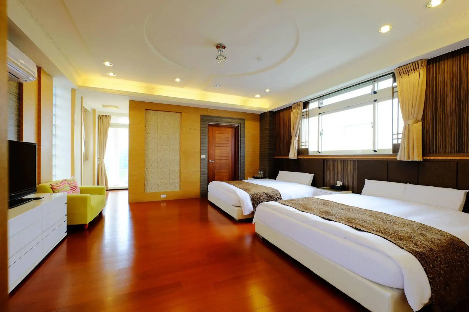 Kuan Pin Four Season Villa