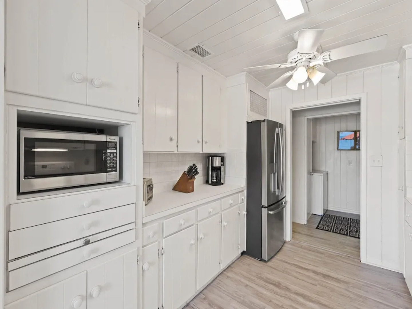 White Sand Cottage by Vacation Rental Pros