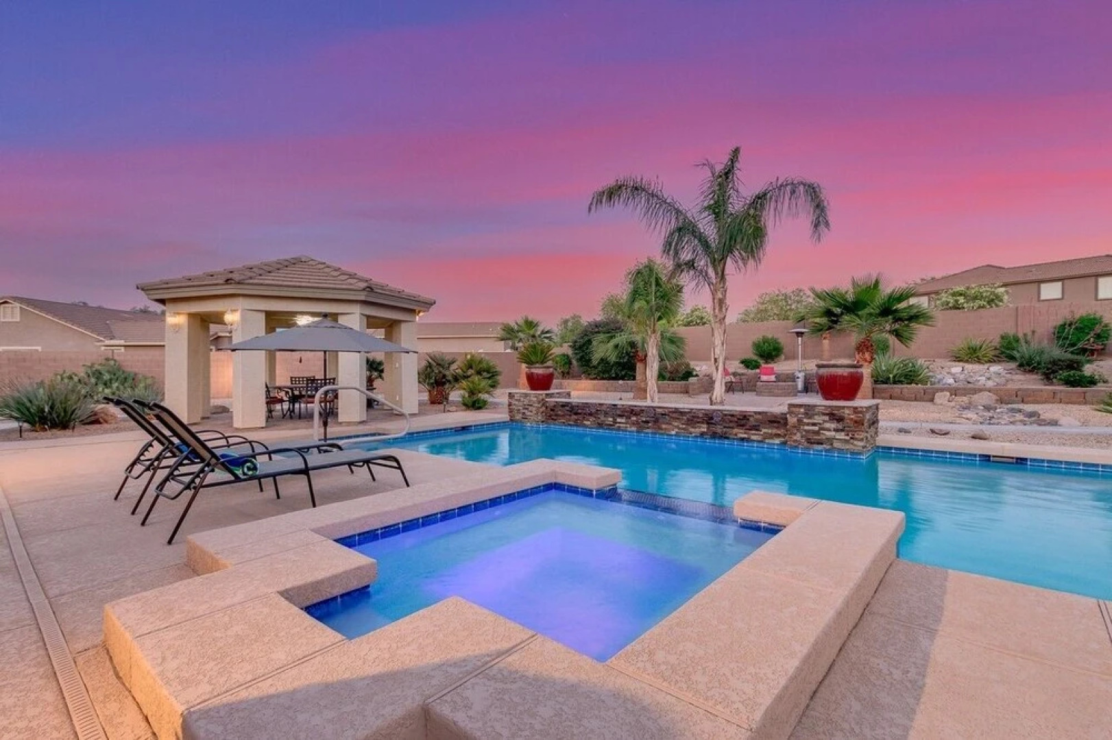 Oasis in The Desert! 5 Bedrooms, 3 Baths, Heated Resort Pool and Spa! Separate Casita! by Redawning