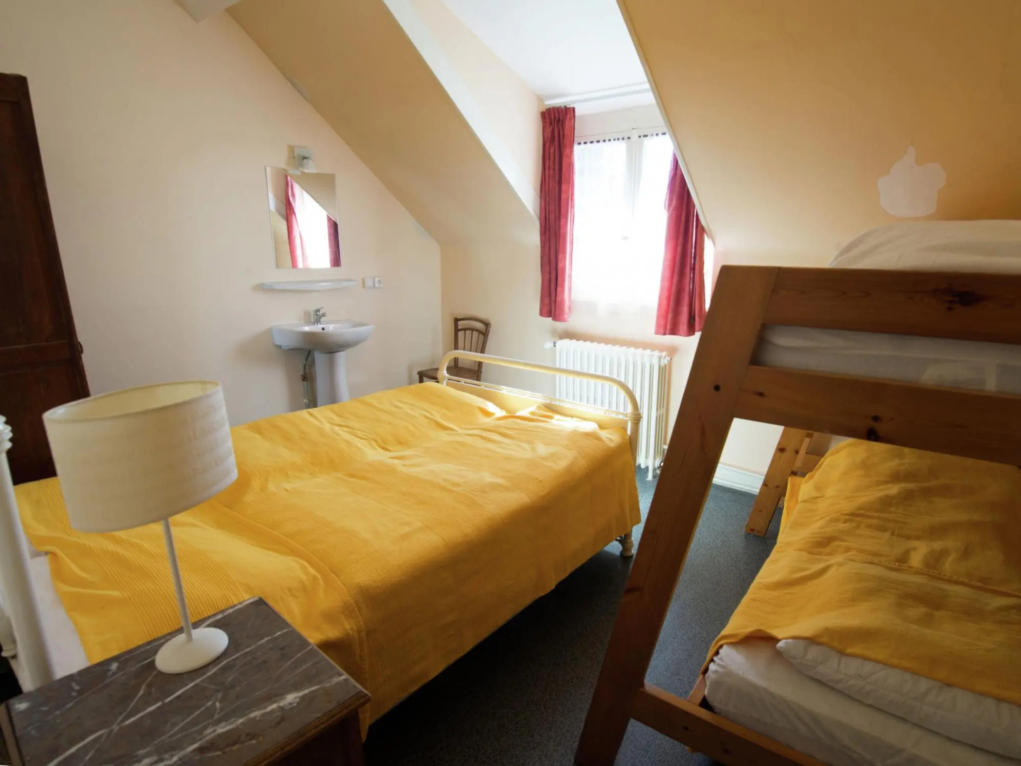 Modern Holiday Home in Saint-Honore-les-Bains with Terrace