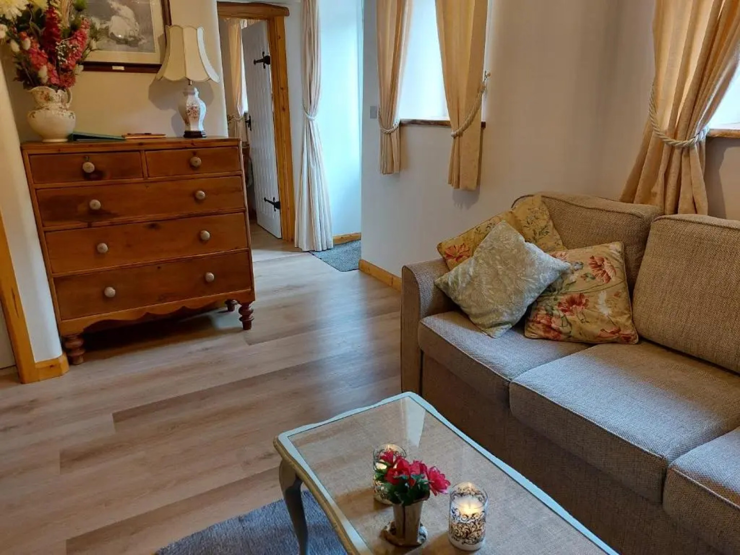 Wesley House Holidays - Choice of 2 Quirky Cottages in 4 private acres