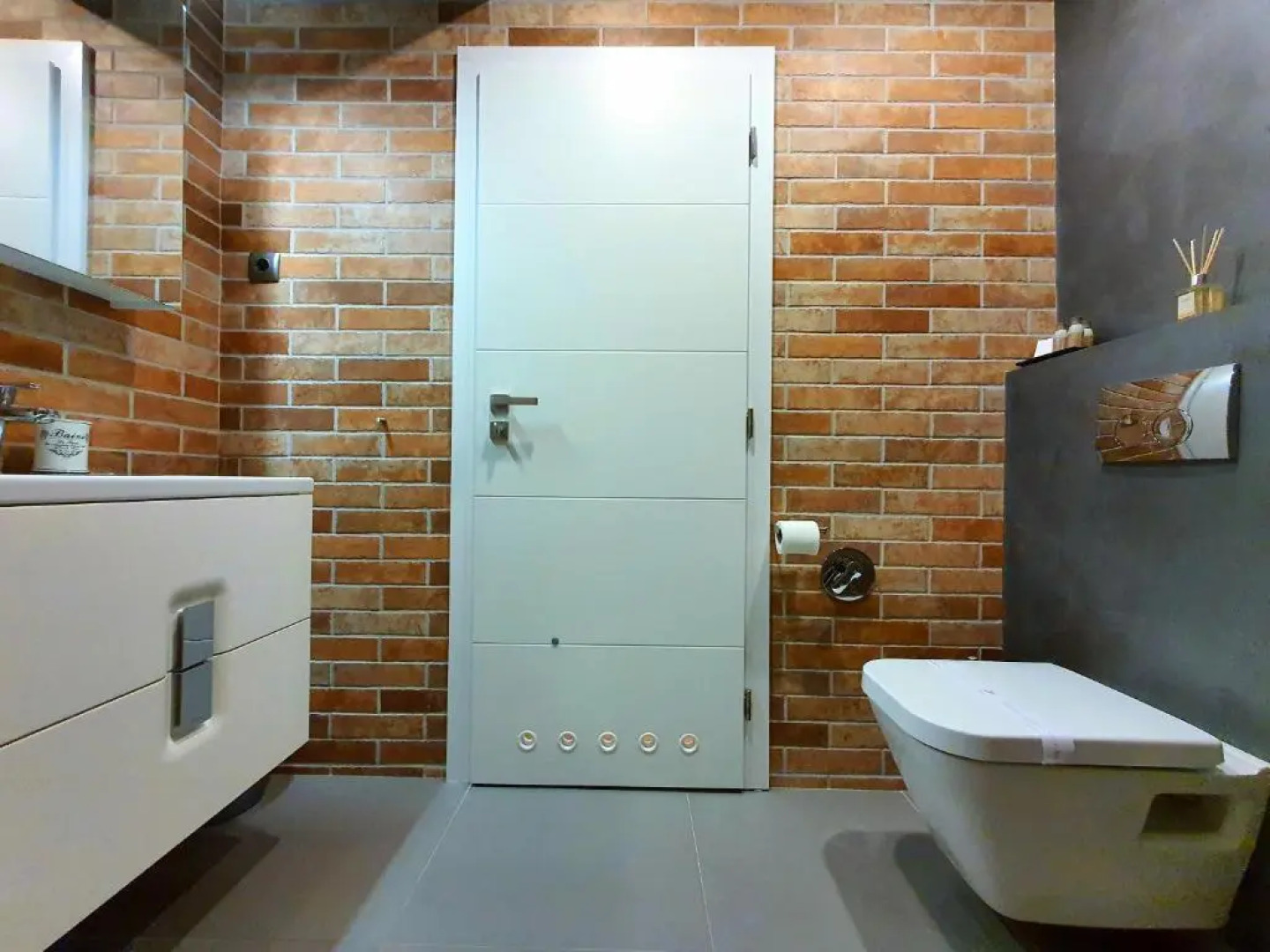 Eriss Studio Suite - OZone building apartment