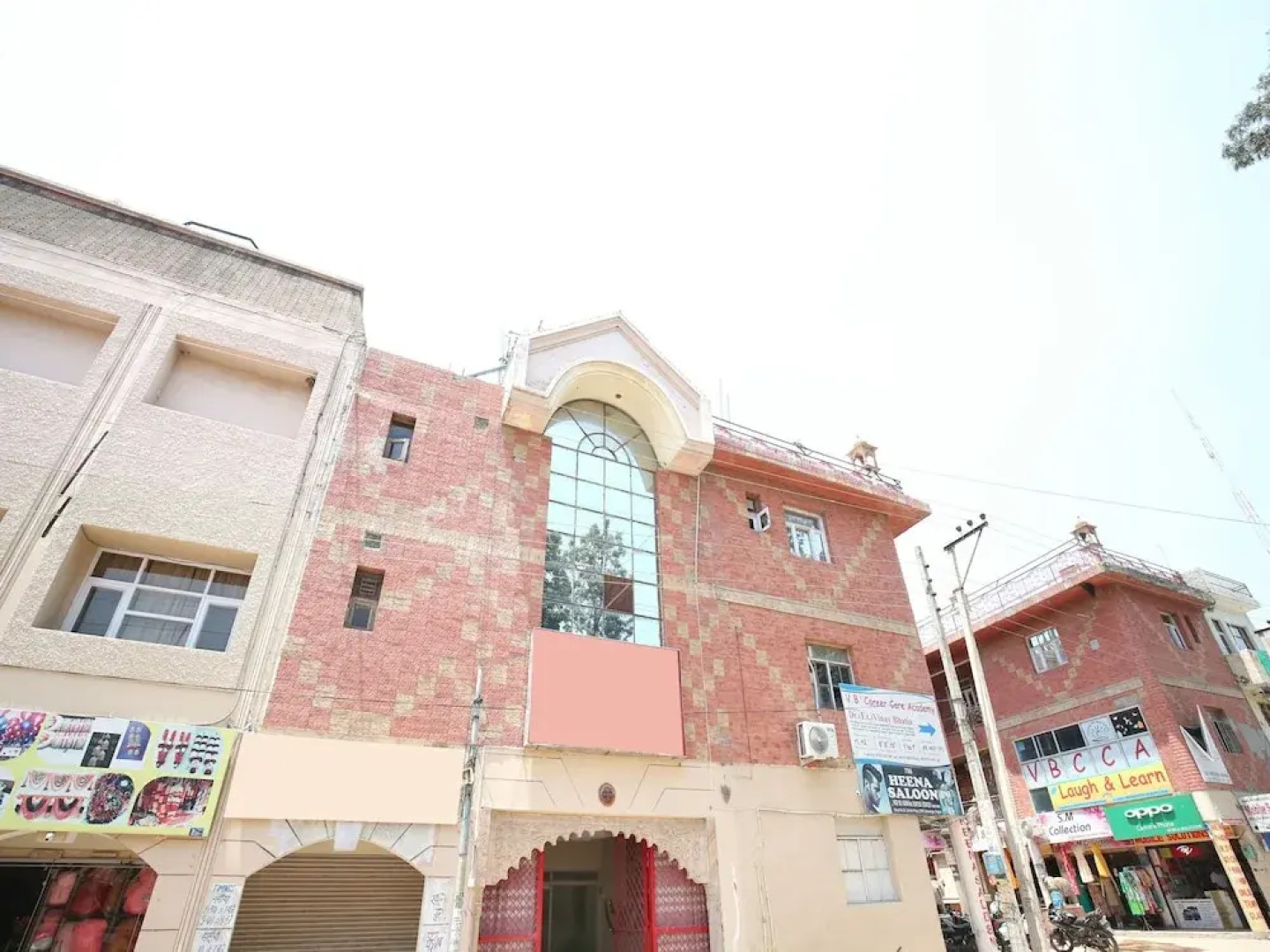 OYO 15710 Hotel Vikrant