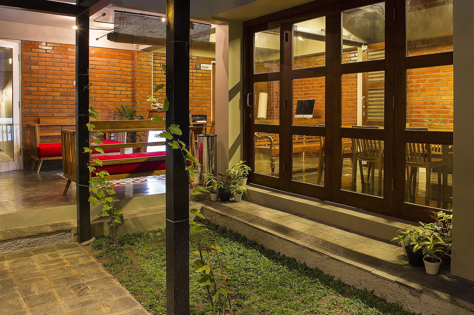 Lokal Hotel & Restaurant