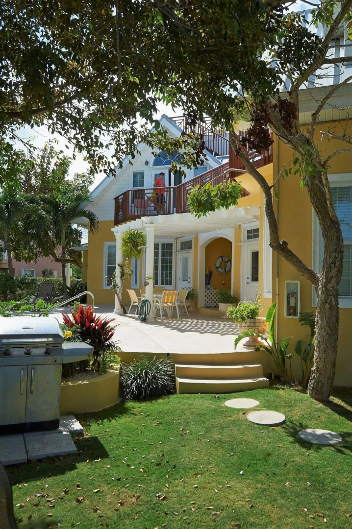 Shangri-La Boutique Bed & Breakfast