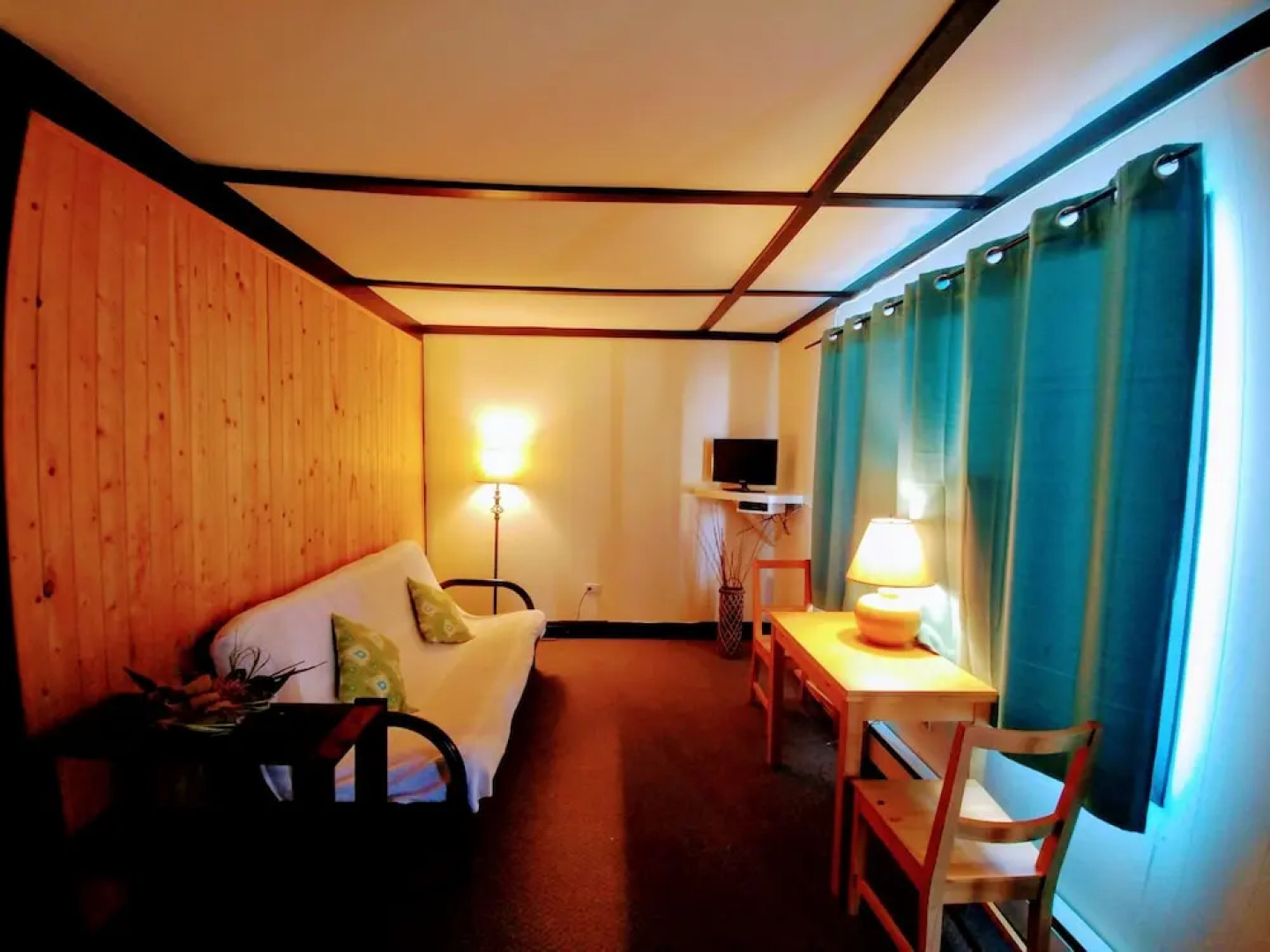 Dwight Riverside Inn