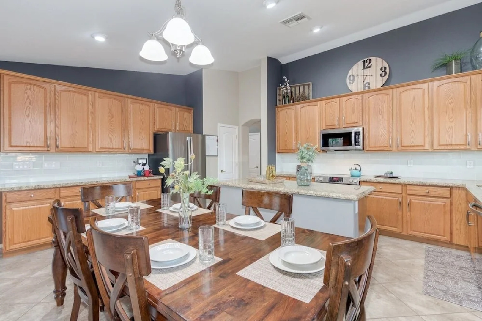 Oasis in The Desert! 5 Bedrooms, 3 Baths, Heated Resort Pool and Spa! Separate Casita! by Redawning