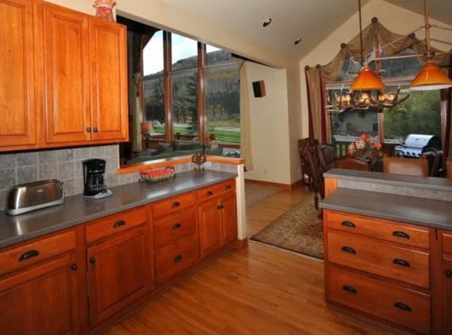 Lionsridge Loop Residence