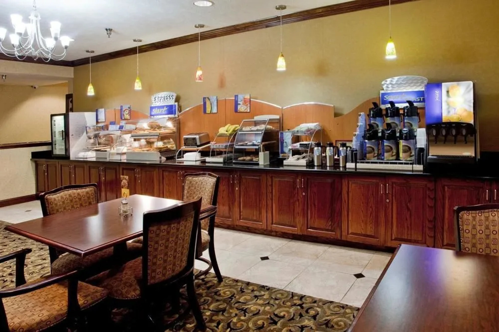 Days Inn & Suites South Boston