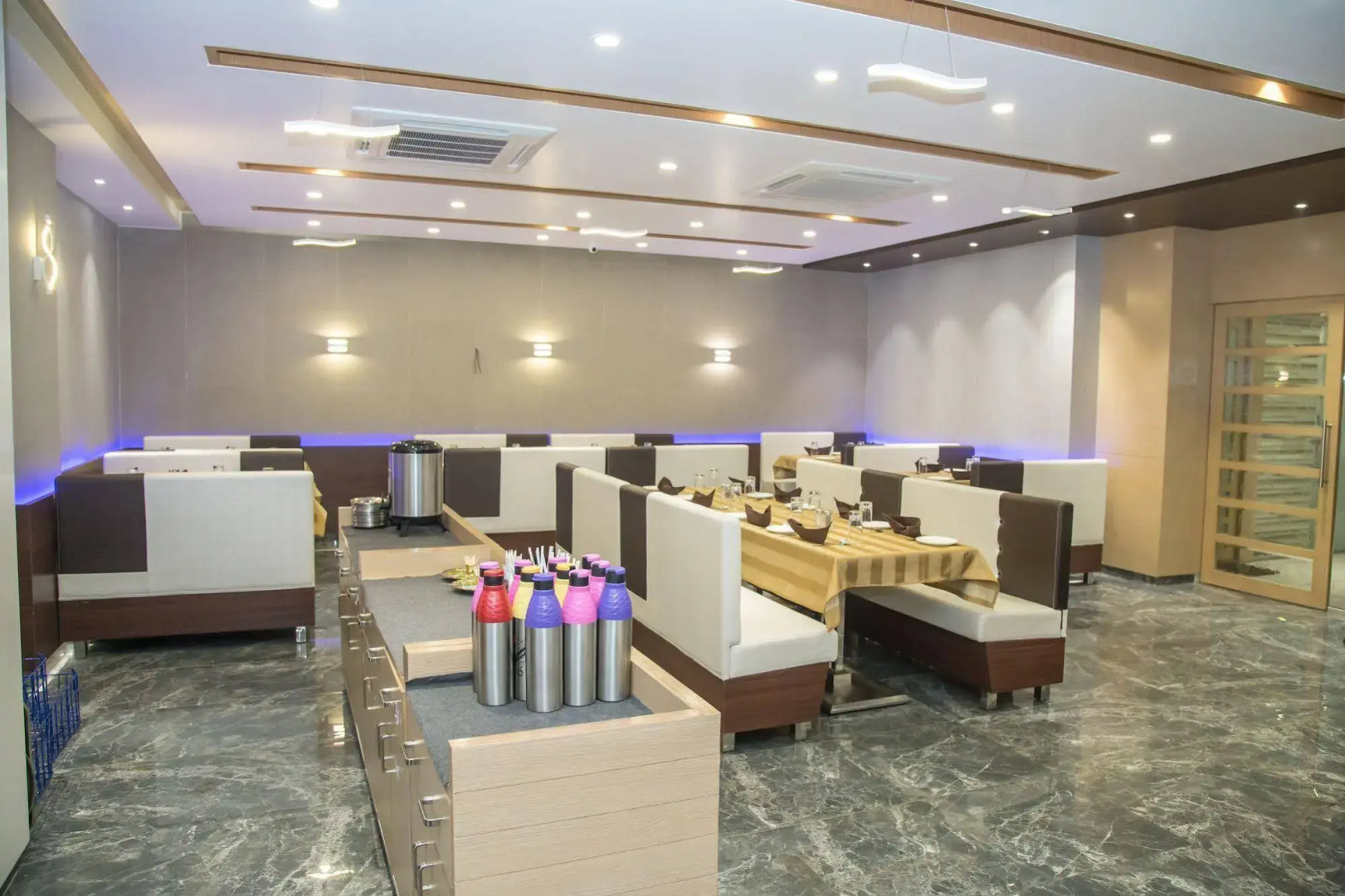 Hotel Orange International