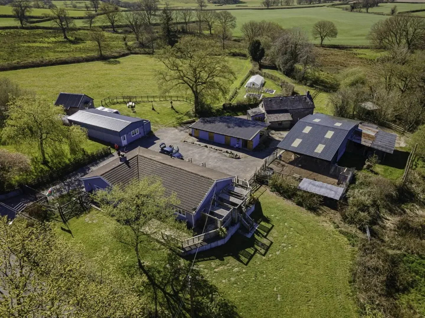 American Luxury Caravan - Secure Parking Llandeilo
