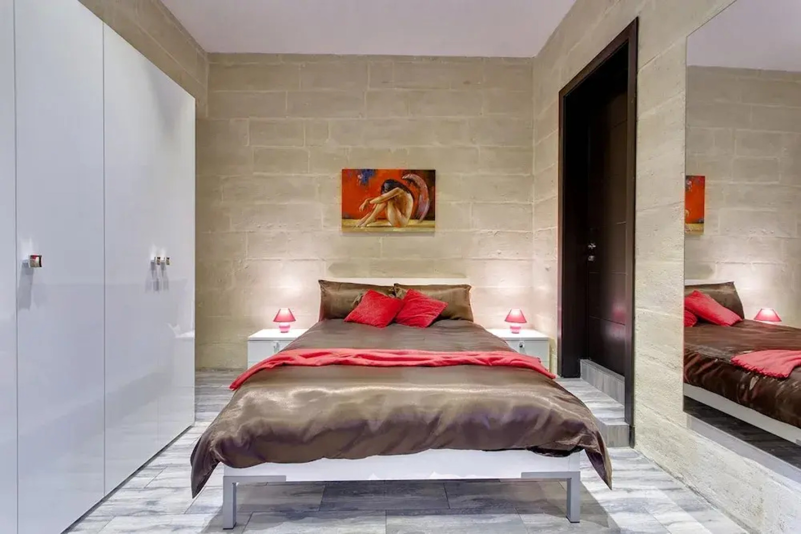 Charming Seafront House In Kalkara