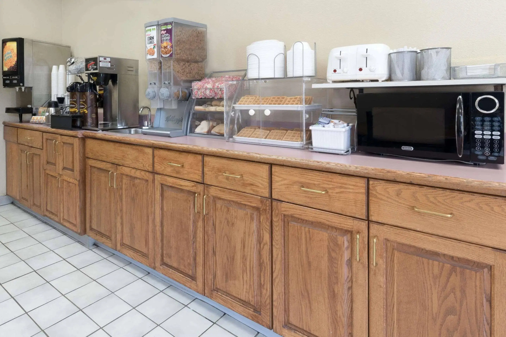 Super 8 By Wyndham Valley City