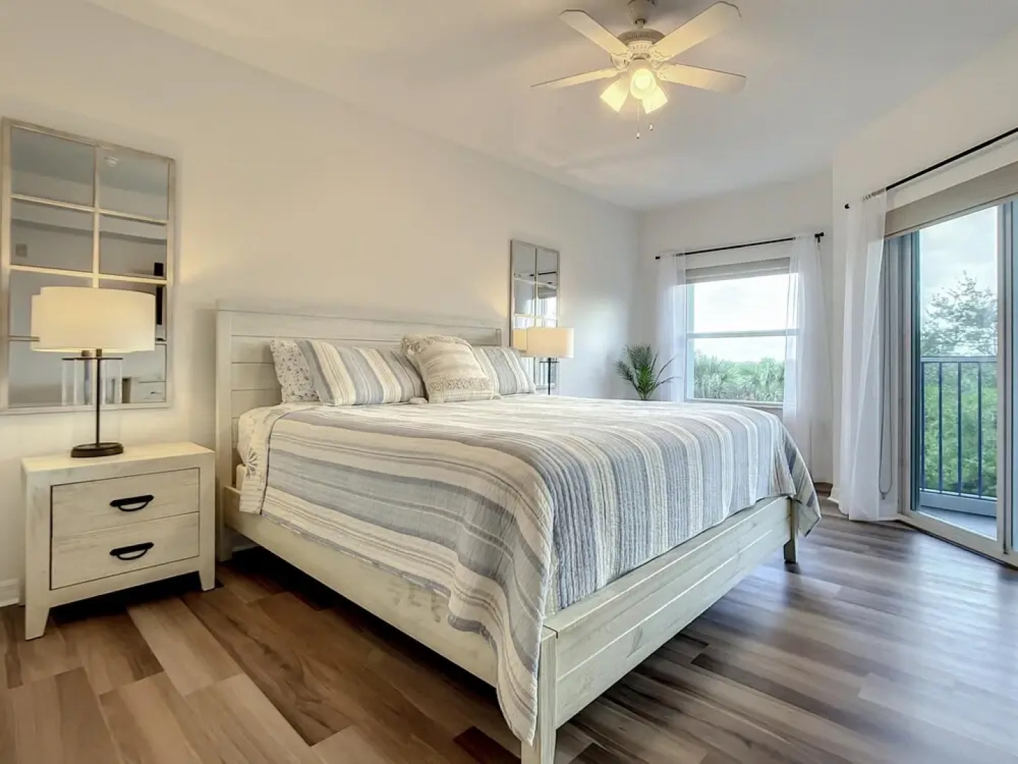 Come Drift Away in This Gorgeous Coastal Themed 3bed 2 Bath Condo Ow9-302