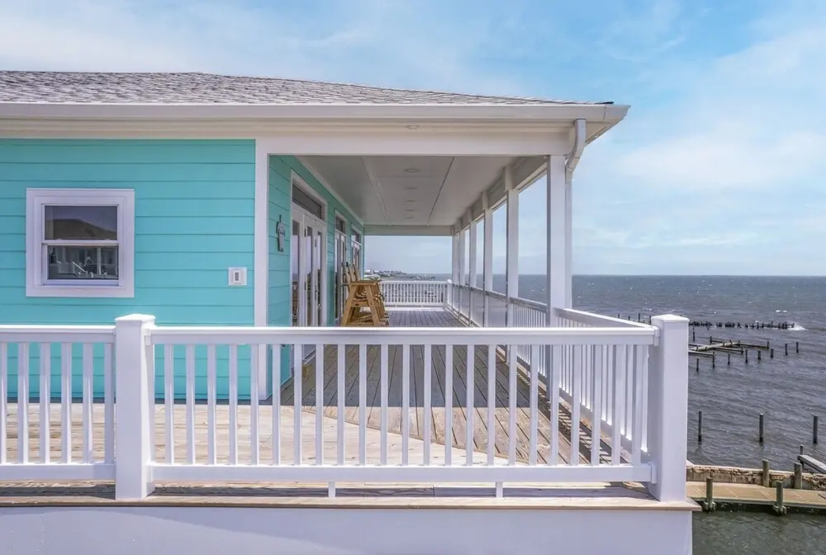 Lookout Harbor 7 Bedroom Home by RedAwning