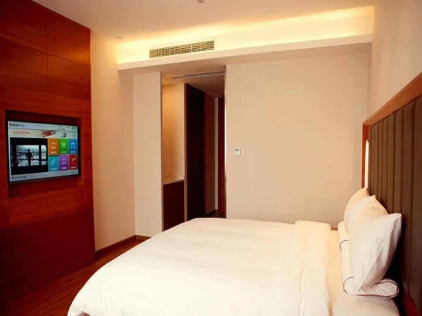 City Mini Selected Chongqing North Railway Station North Square