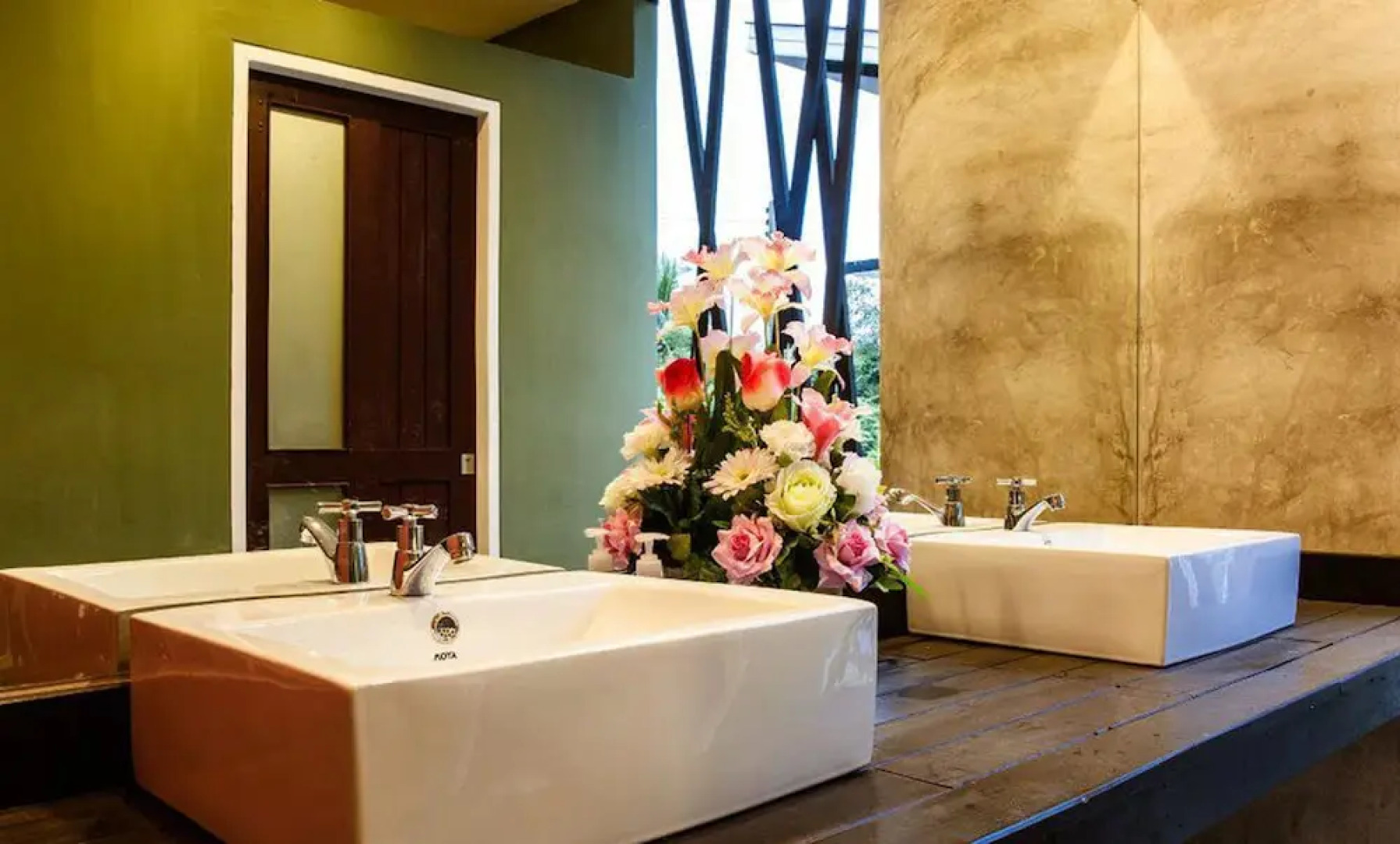 Aroonsawad Riverview Resort