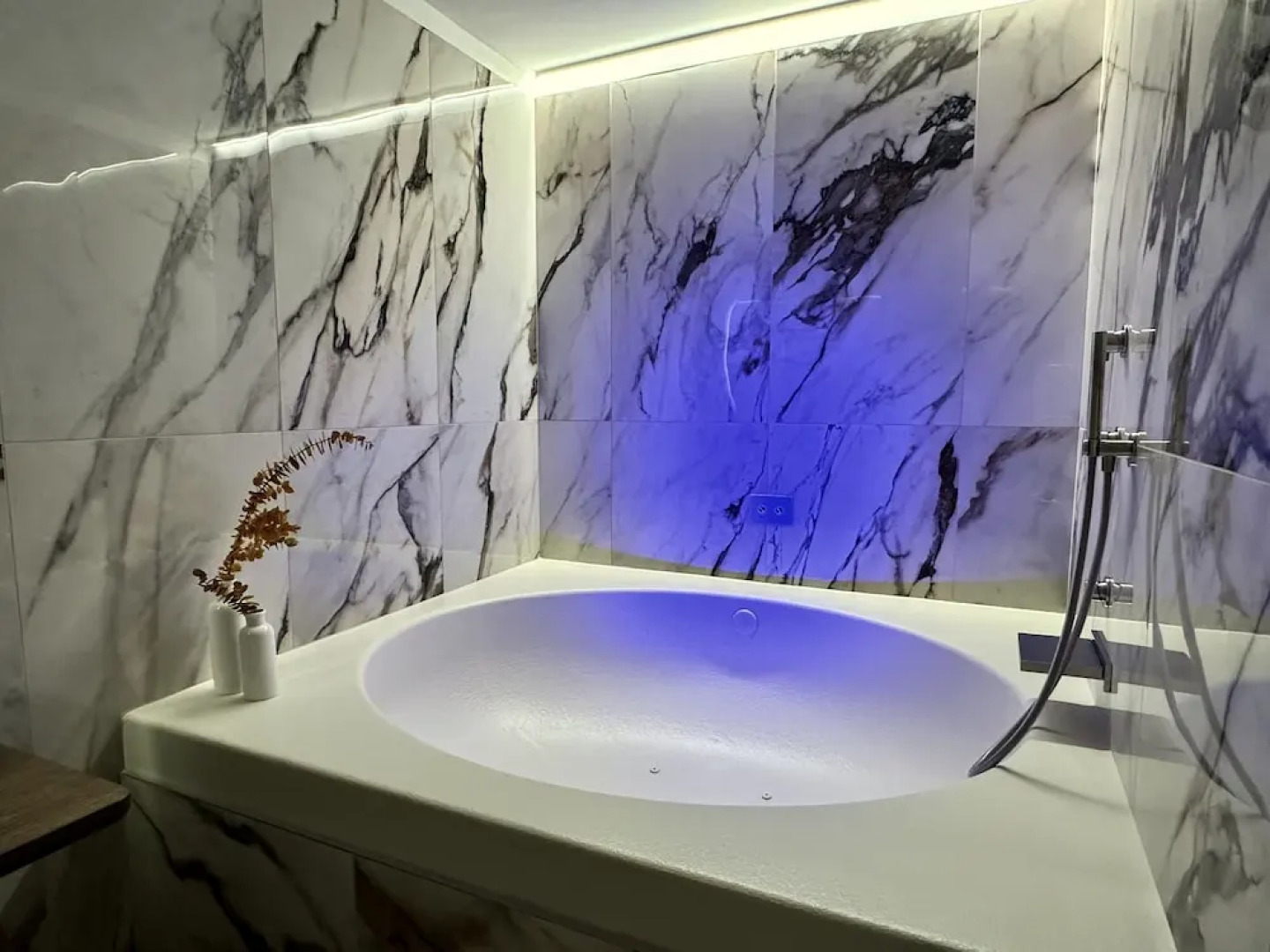 MEALBA HOTEL Suite & Pool