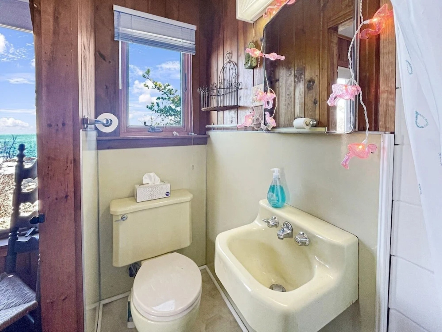 Ragged Rocks - Warm And Inviting Cottage With Uninterrupted Ocean Views 2 Bedroom Home by RedAwning