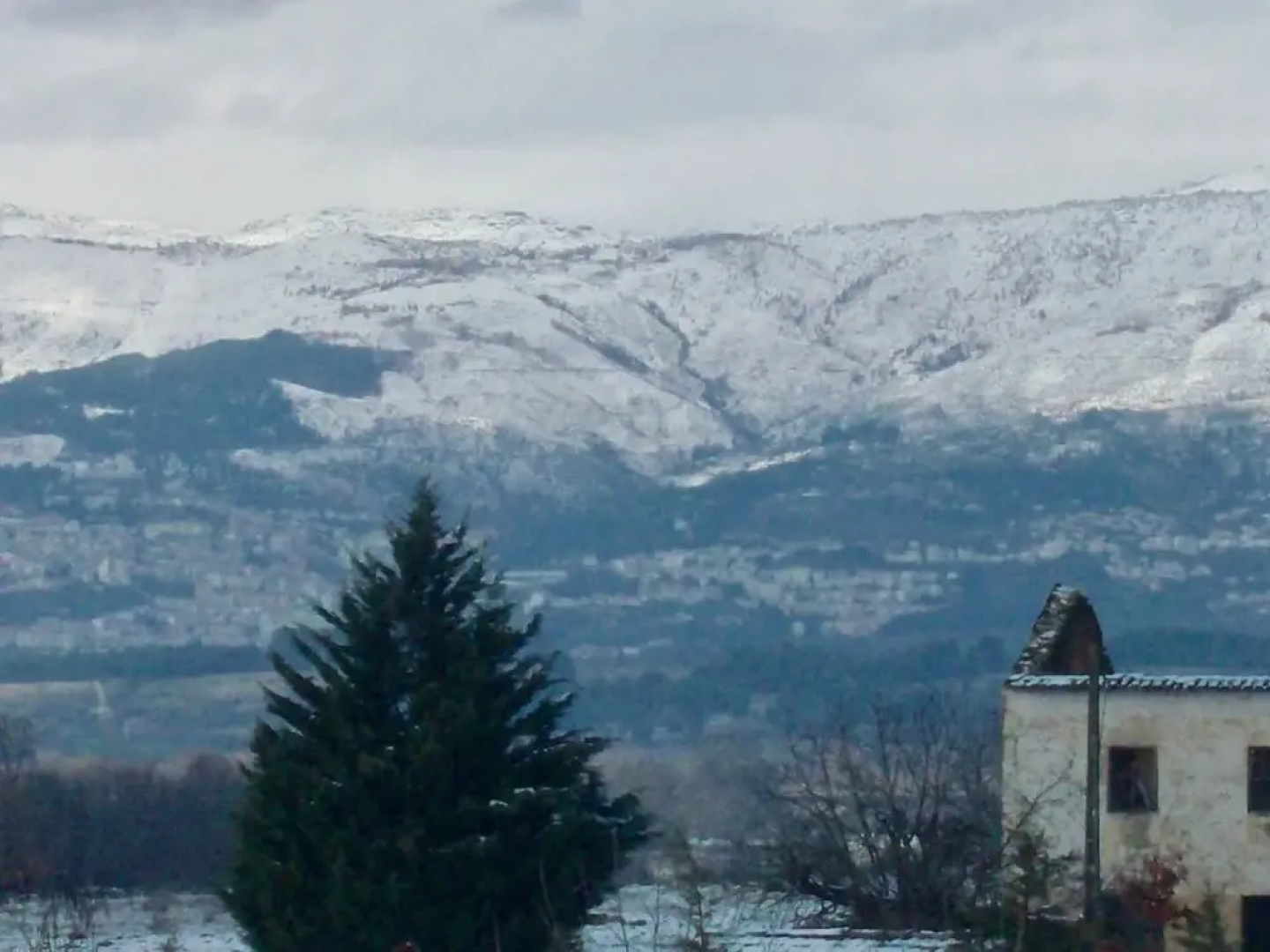 House with 3 Bedrooms in Peraboa, with Wonderful Mountain View, Pool Access, Furnished Garden