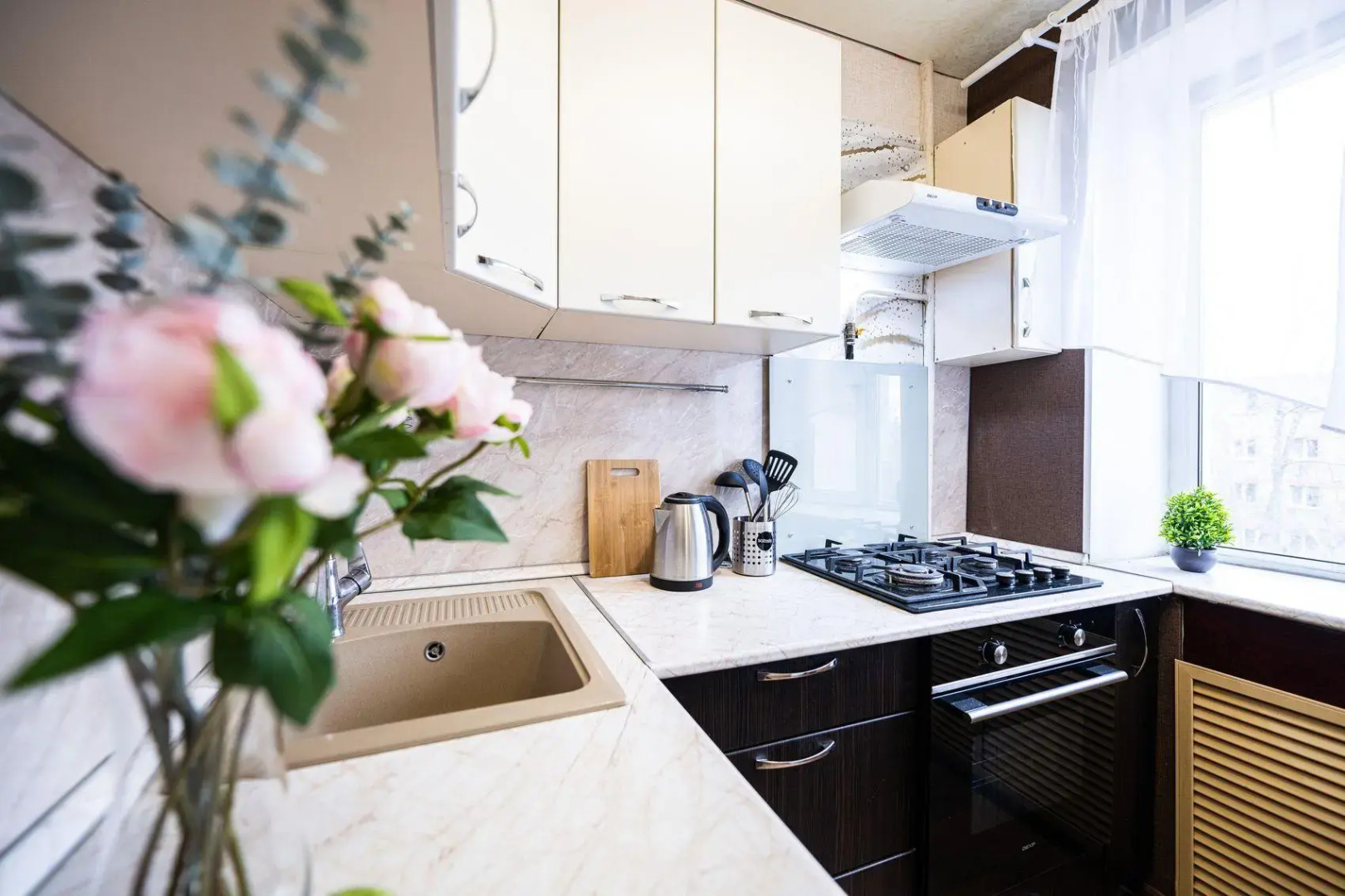 Пять Звезд на улице Сони Кривой 55