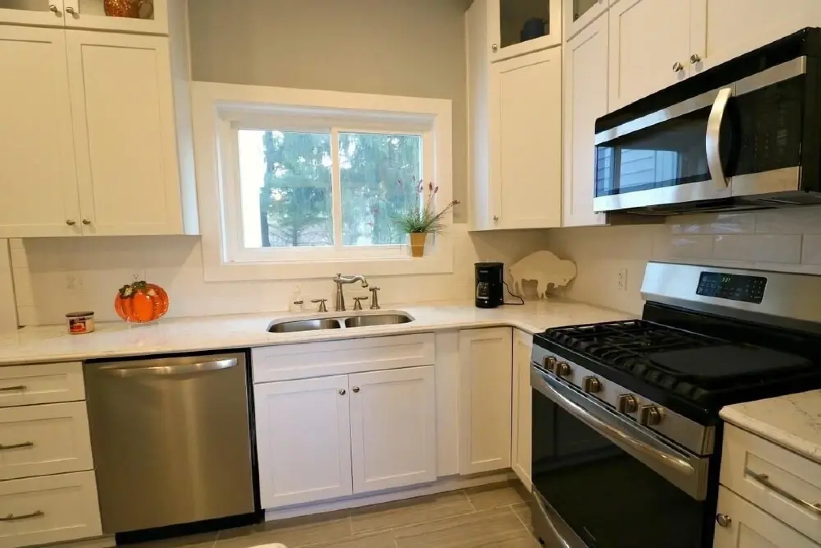 The Francis Rose House 3 Bedroom Home by Redawning