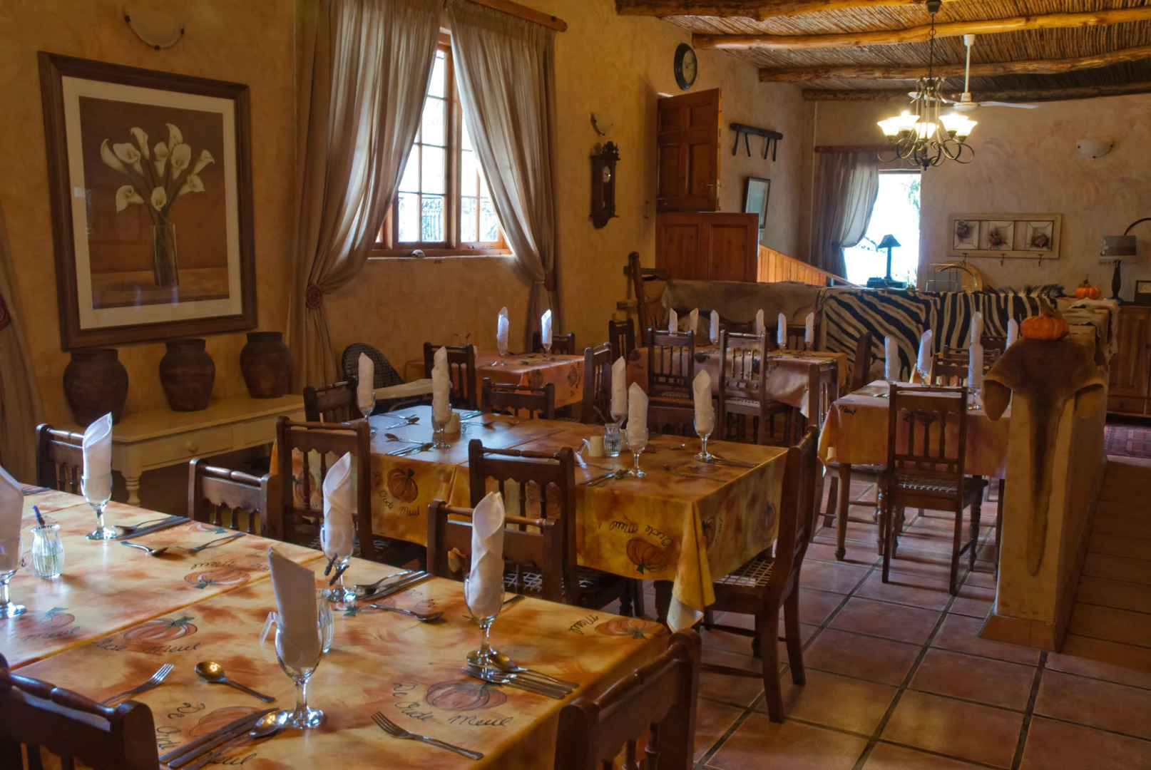 Old Mill Lodge, Working Ostrich Farm & Restaurant, Oudtshoorn