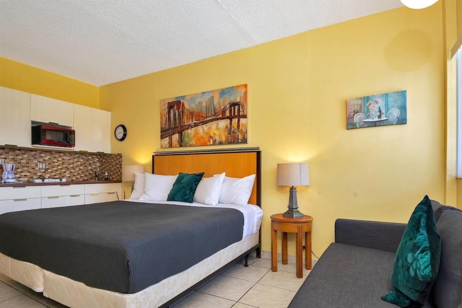 Cozy Studio Hallandale Beach, near the Ocean :)