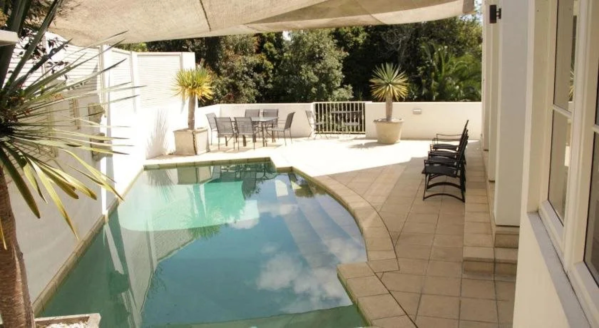 The Consulate Luxury Bed and Breakfast