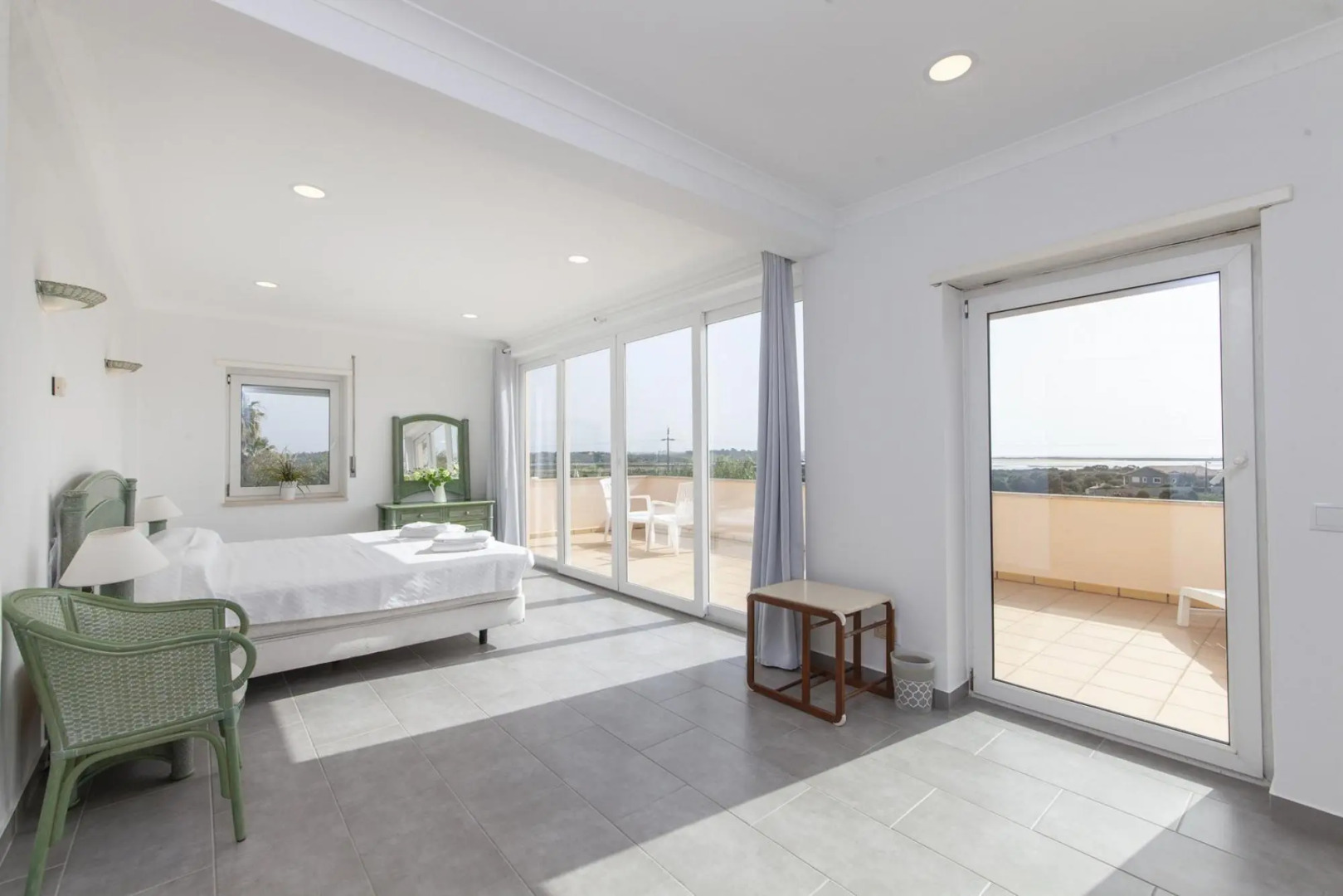 D08 - Bay View Villa in Vale da Lama