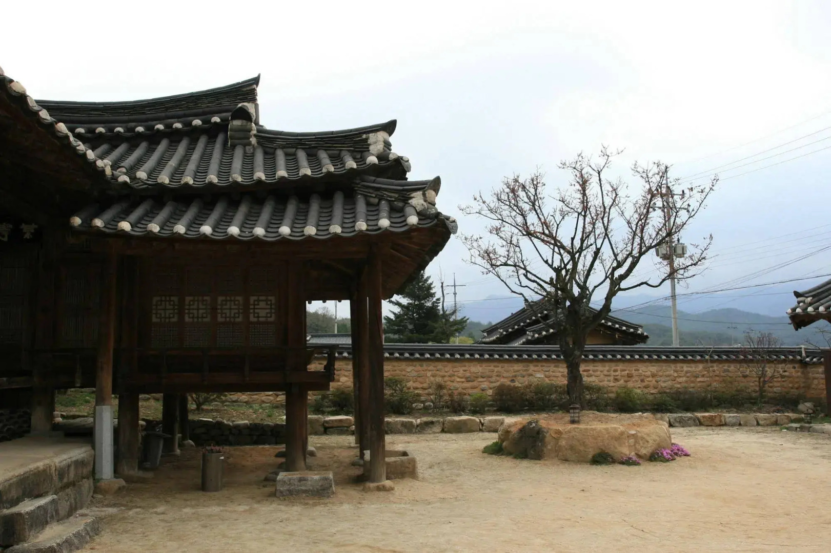 Geochang Choongsindang Donggae Jeongon Gotek
